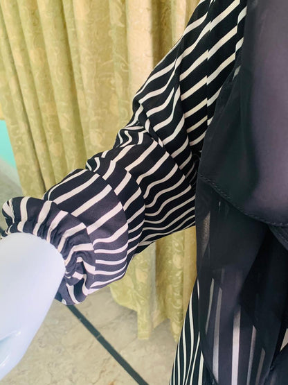 white and Black Front Open Abaya - Occasion: Outdoor - Category: Fashion>Women>Muslim Wear>Outerwear - Material: Georgette