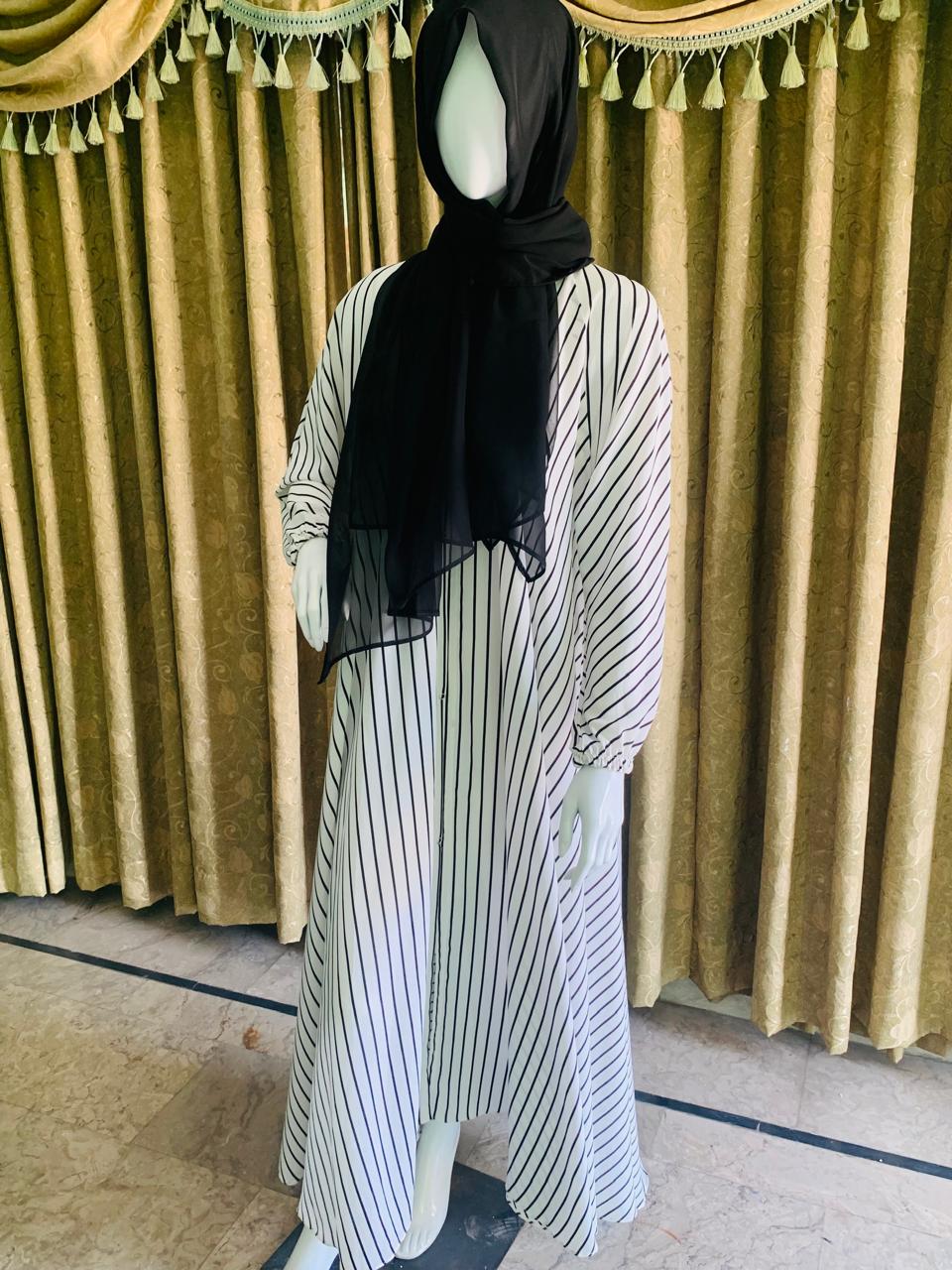 white and Black Front Open Abaya - Occasion: Outdoor - Category: Fashion>Women>Muslim Wear>Outerwear - Material: Georgette