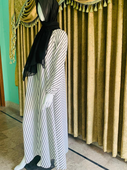 white and Black Front Open Abaya - Occasion: Outdoor - Category: Fashion>Women>Muslim Wear>Outerwear - Material: Georgette
